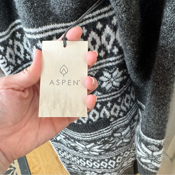 NWT Aspen Black and White Hooded Cardigan - Picture 6 of 11